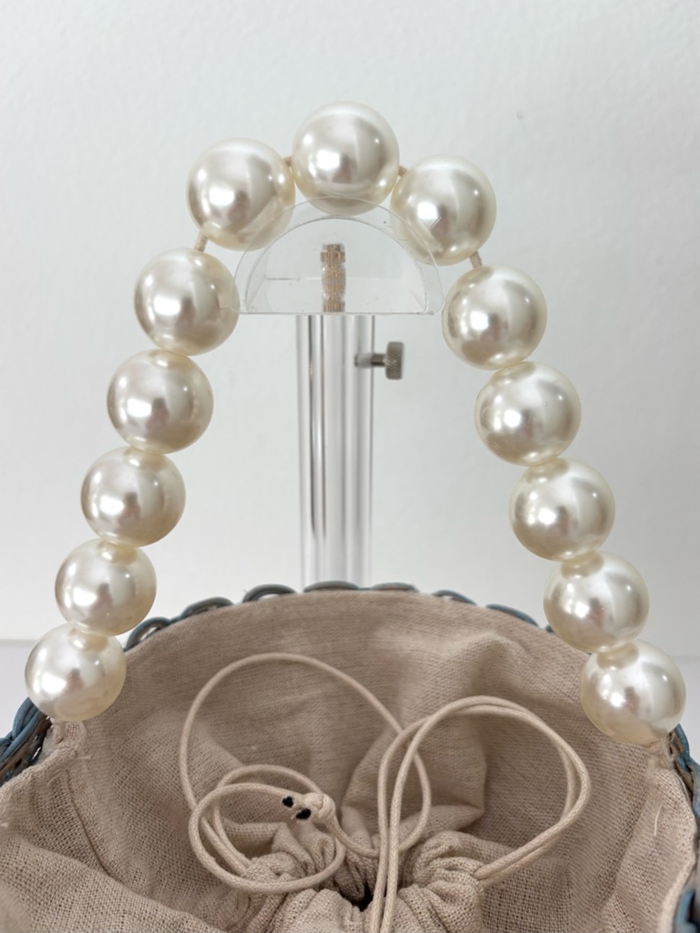 Btb Los Angeles Chloe Pearl Blue Basket Bag NWOT Rattan Pearls Bucket-Style - Picture 3 of 12